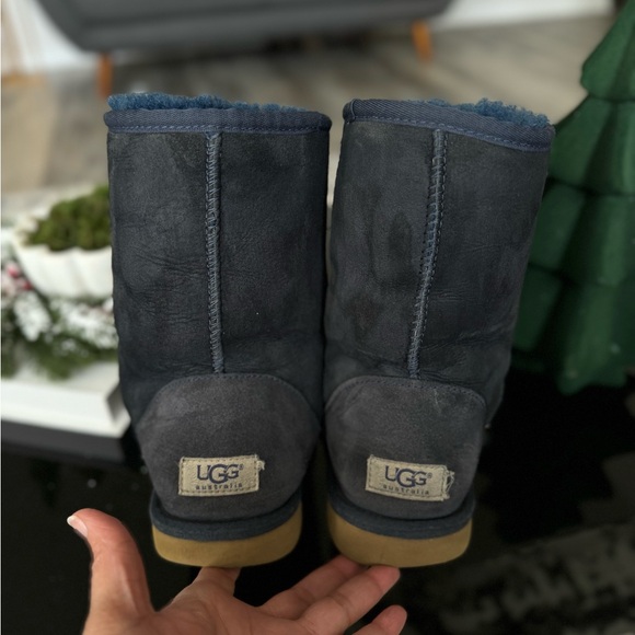 Ugg Classic Short Leather Boots Navy. - Picture 4 of 10
